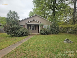 5315 Airport Dr, Charlotte, NC 28208