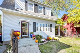705 Lafayette Ave NE, Grand Rapids, MI 49503