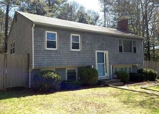 90 Raspberry Ln, Marstons Mills, MA 02648