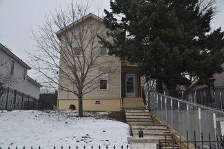 251 N Lincoln Ave, Aurora, IL 60505