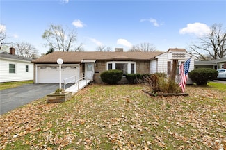 127 Barry Rd, Rochester, NY 14617