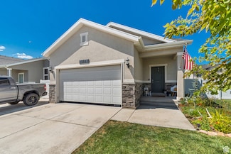 1561 E Erickson Knoll Ln, Eagle Mountain, UT 84005