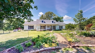 860 Dixie Bee Rd, Adams, TN 37010