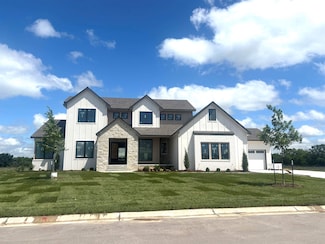 3338 N Bedford Ct, Andover, KS 67226