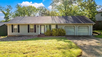 909 Beacon Hill Ct, Little Rock, AR 72211