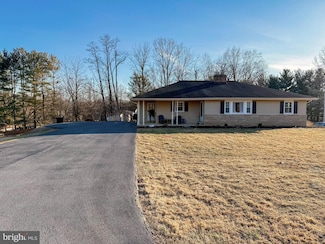 20403 Old Forge Rd, Hagerstown, MD 21742