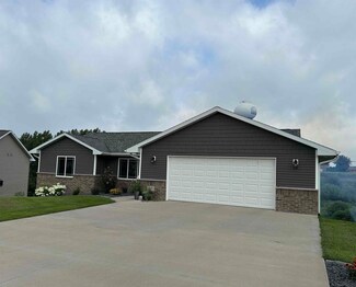 405 N Blake Ave, East Dubuque, IL 61025