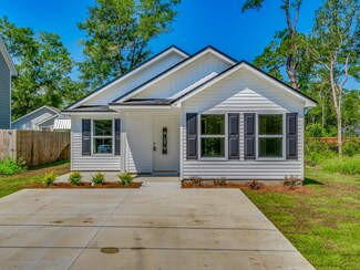 54 Dustin Ln, Crawfordville, FL 32327