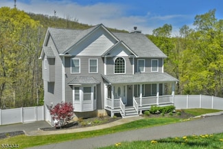 3 Susan Valley Terrace, Vernon, NJ 07462