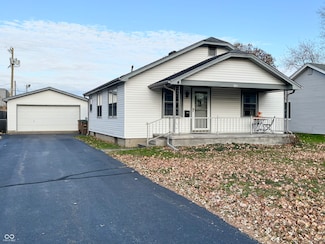 1913 Lee St, Columbus, IN 47201