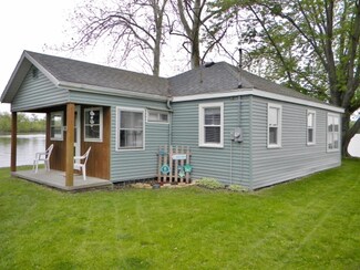 29 Ems B1d Ln, Pierceton, IN 46562