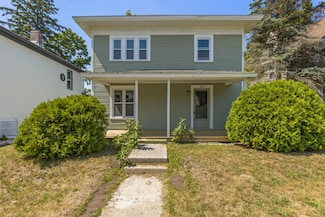 209 E Chapin St, Cadillac, MI 49601