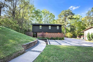 5657 Walnut Grove Rd, Memphis, TN 38120