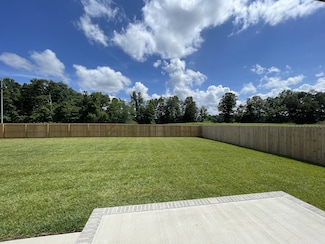 405 Galway Dr, Clarksville, TN 37042