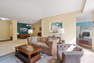 5555 Dewey Hill Rd Unit 107, Edina, MN 55439