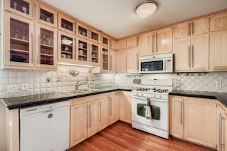 7616 Landau Dr, Bloomington, MN 55438