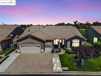 909 Suntan Ln, Brentwood, CA 94513