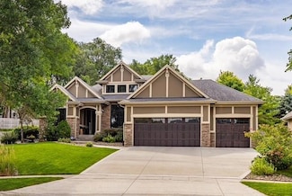 1045 SE Pinecrest Cir, Waukee, IA 50263