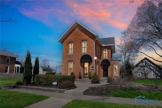 409 E Wayne St, Maumee, OH 43537