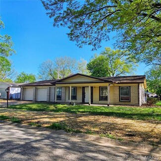 110 Primrose Ln, Fairview Heights, IL 62208