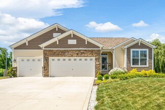 424 Rolling Acre Dr, Lithopolis, OH 43136