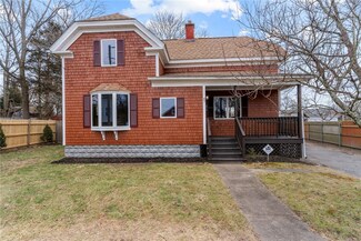 47 Mapledale St, Coventry, RI 02816
