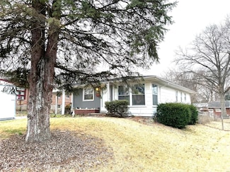 965 S Lafayette St, Florissant, MO 63031