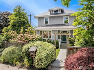 2401 10th Ave W, Seattle, WA 98119
