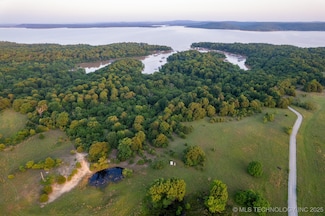 4 S 4256 Rd, Texanna, OK 74462