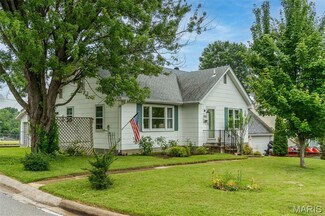 300 E Lane Dr, Washington, MO 63090