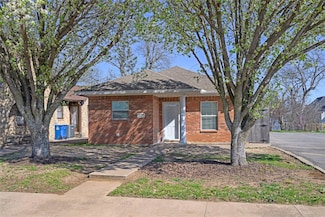 811 W Woodard St, Denison, TX 75020