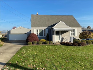 421 W Omar St, Struthers, OH 44471