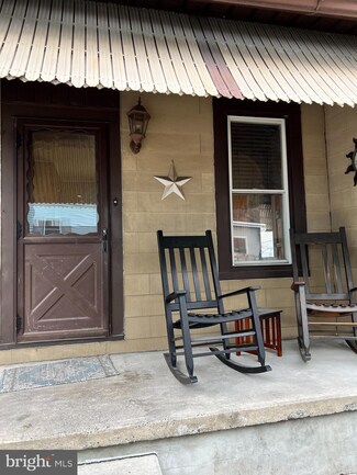 127 W Wall St, Leesport, PA 19533