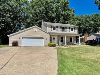 403 S Briarcliff Dr, Canfield, OH 44406