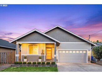 424 Cedar St, Fairview, OR 97024