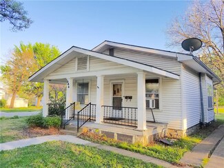 346 E 4th Ave, Garnett, KS 66032