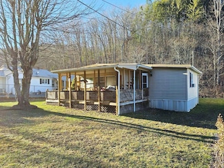1367 Lorton Lick Rd, Bluefield, WV 24701