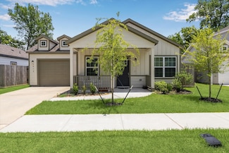 6913 New York St, Houston, TX 77021