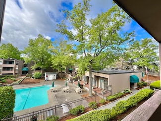 2 Shrewsbury Green Dr Unit I, Shrewsbury, MA 01545
