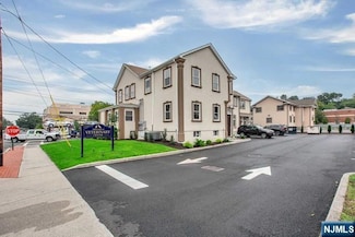 38 Piermont Rd Unit 2R, Tenafly, NJ 07670