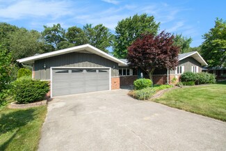 3660 Crestview Rd, St. Joseph, MI 49085