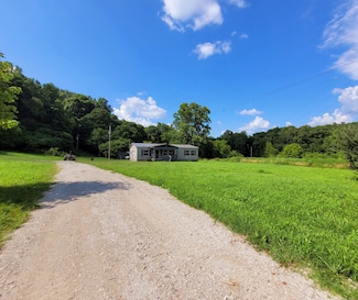 995 Coaling Rd, Charlotte, TN 37036