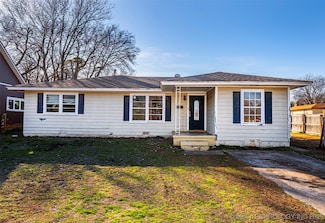 506 W 17th St, Sulphur, OK 73086