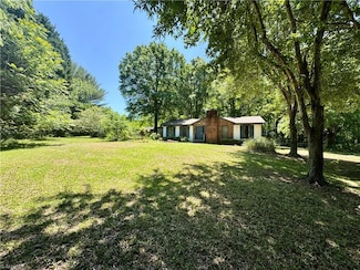 2795 Mollie Ln, Winston Salem, NC 27107