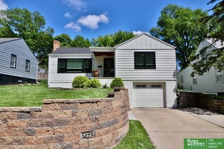 1423 S 54th St, Omaha, NE 68106
