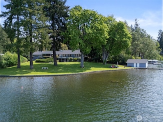 9138 Edgewater Dr SW, Lakewood, WA 98499