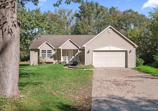 9266 Hillcrest, Clarkston, MI 48348