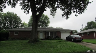 45 Briarwood Dr, Belleville, IL 62223