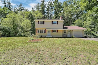 3 Stoney Brook Rd, Nashua, NH 03063