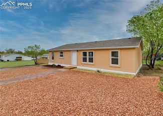 952 S Tolstoi Dr, Pueblo, CO 81007